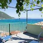 Steven Vasiliki (Lefkada)